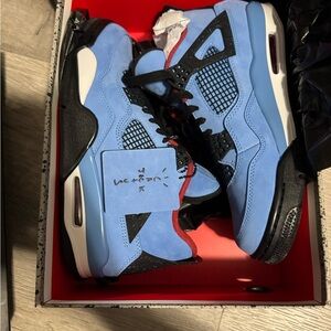 Jordan 4 Retro
Travis Scott Cactus Jack nwt usd 10